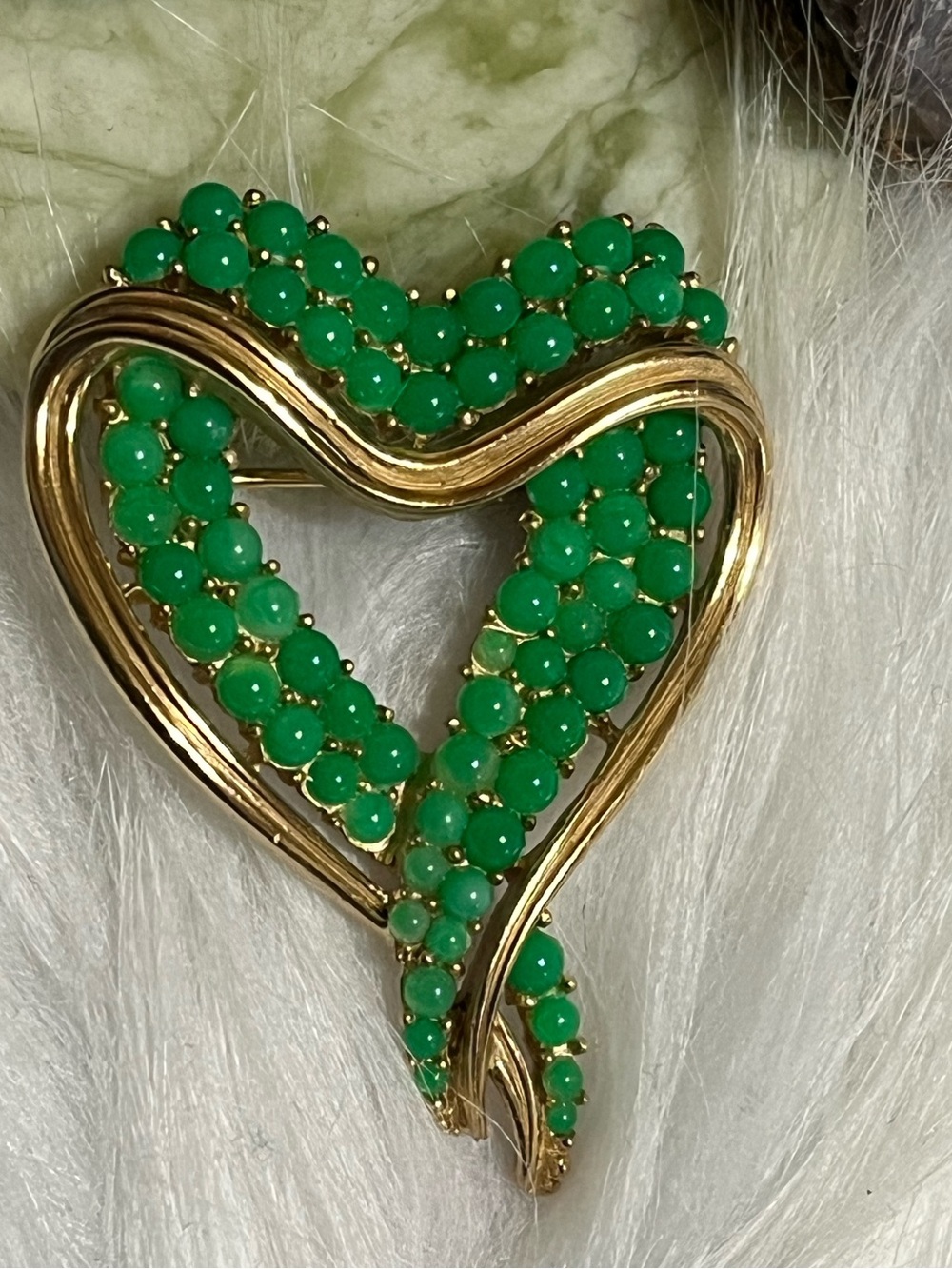 Vintage Trifari Green Heart Brooch - Picture 3 of 11